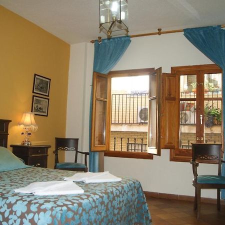 Hotel Almona غرناطة الغرفة الصورة