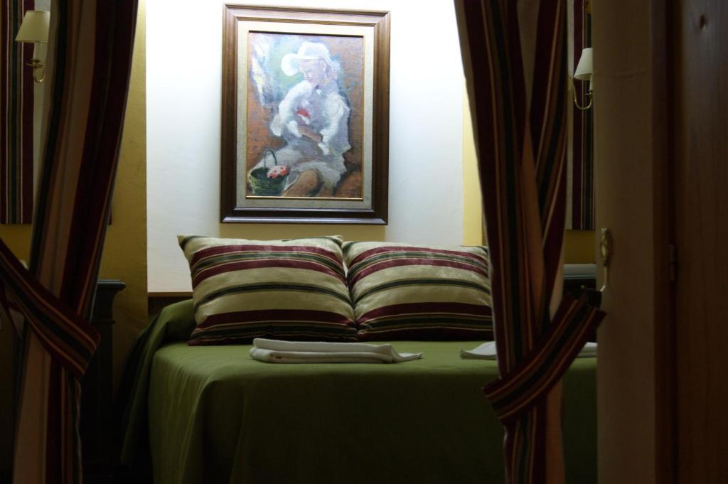 Hotel Almona غرناطة الغرفة الصورة
